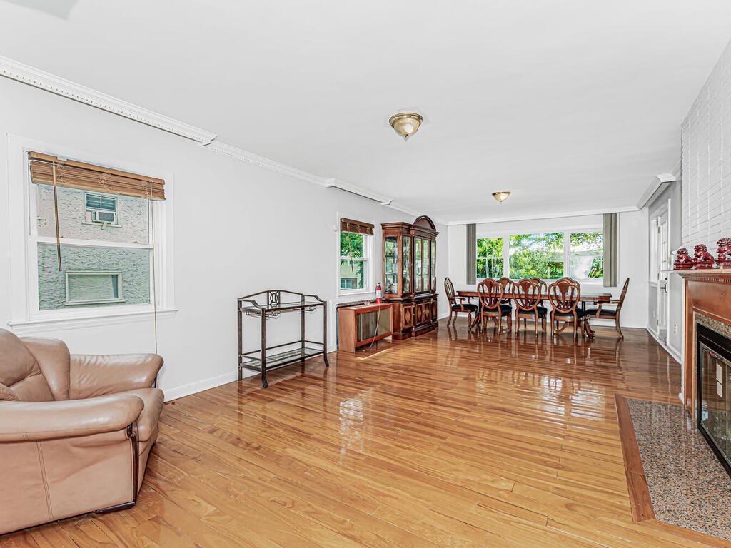 House in Yonkers, New York, United States 5 - 14360380