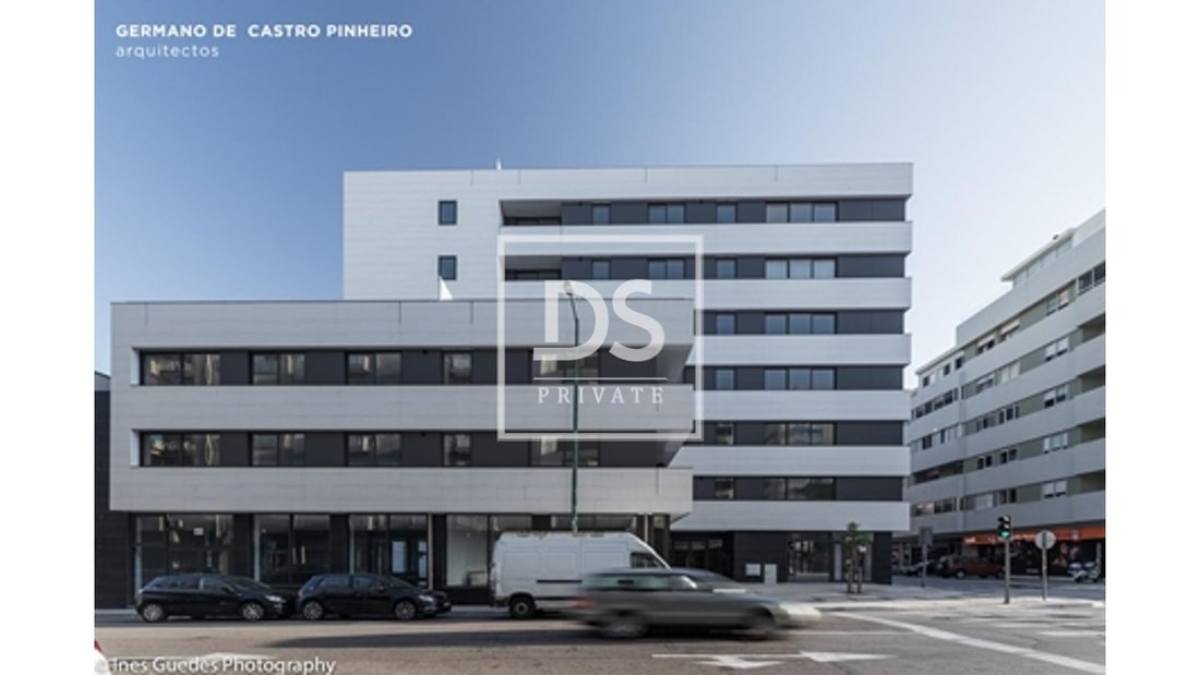 Apartment in Cedofeita, Santo Ildefonso, Se, Miragaia, Sao Nicolau e Vitoria, Porto District, Portugal 1 - 14361739