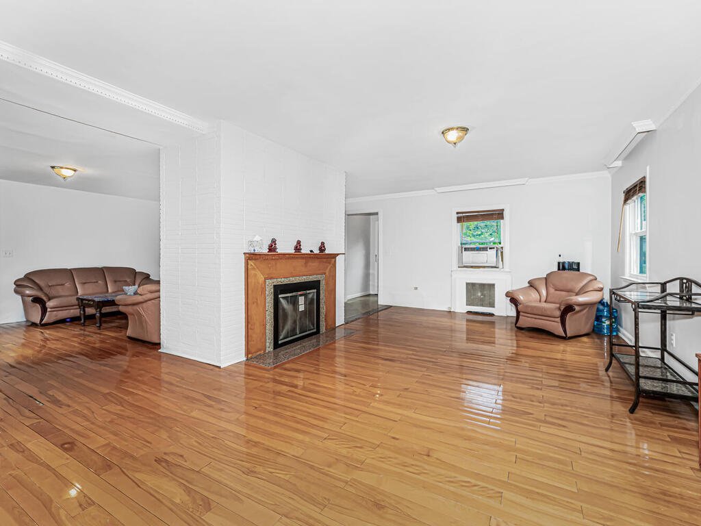 House in Yonkers, New York, United States 4 - 14360380