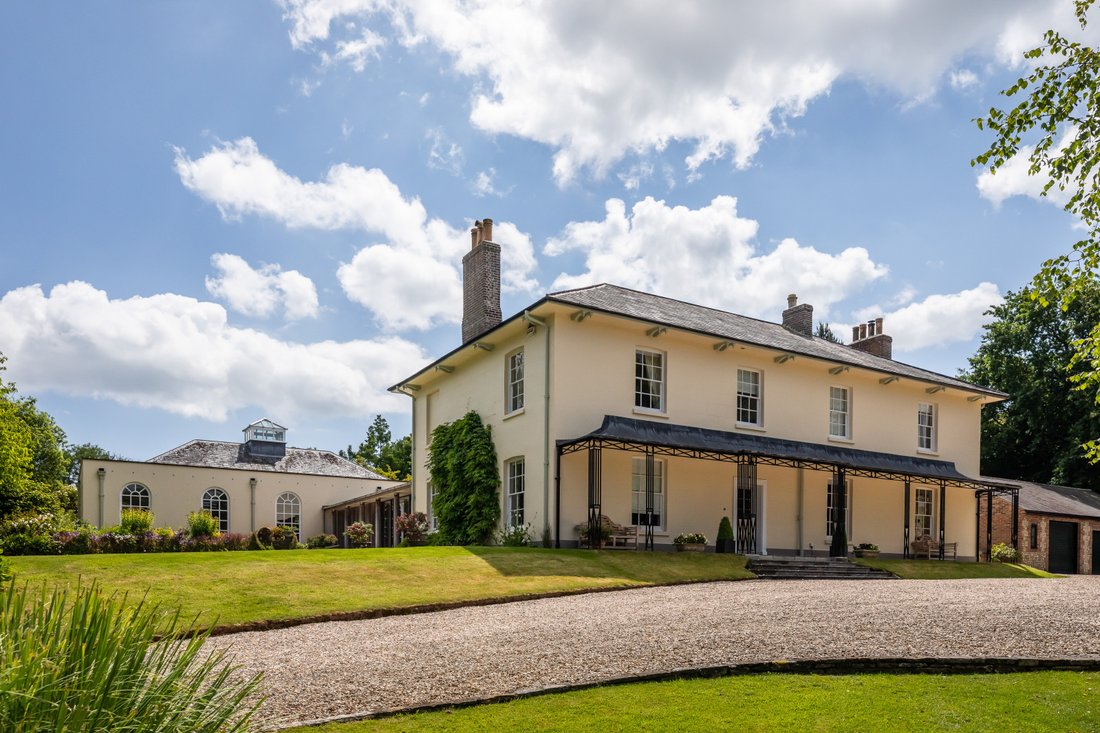 House in Buckland Newton, England 3 - 14361333