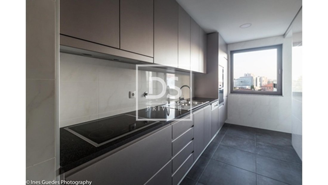 Apartment in Cedofeita, Santo Ildefonso, Se, Miragaia, Sao Nicolau e Vitoria, Porto District, Portugal 1 - 14361750