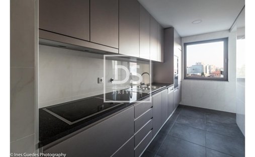 Apartment in Cedofeita, Santo Ildefonso, Se, Miragaia, Sao Nicolau e Vitoria, Porto District, Portugal 1