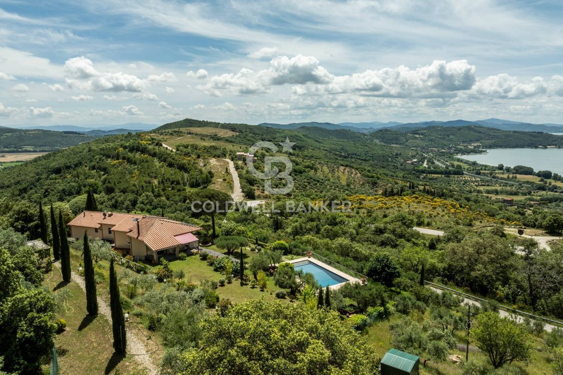 Villa in Passignano sul Trasimeno, Umbria, Italy 2 - 13962157