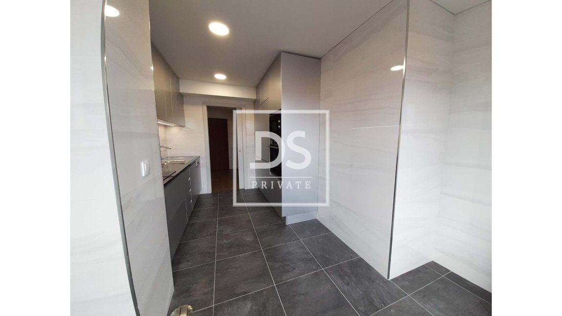 Apartment in Cedofeita, Santo Ildefonso, Se, Miragaia, Sao Nicolau e Vitoria, Porto District, Portugal 1 - 14361671