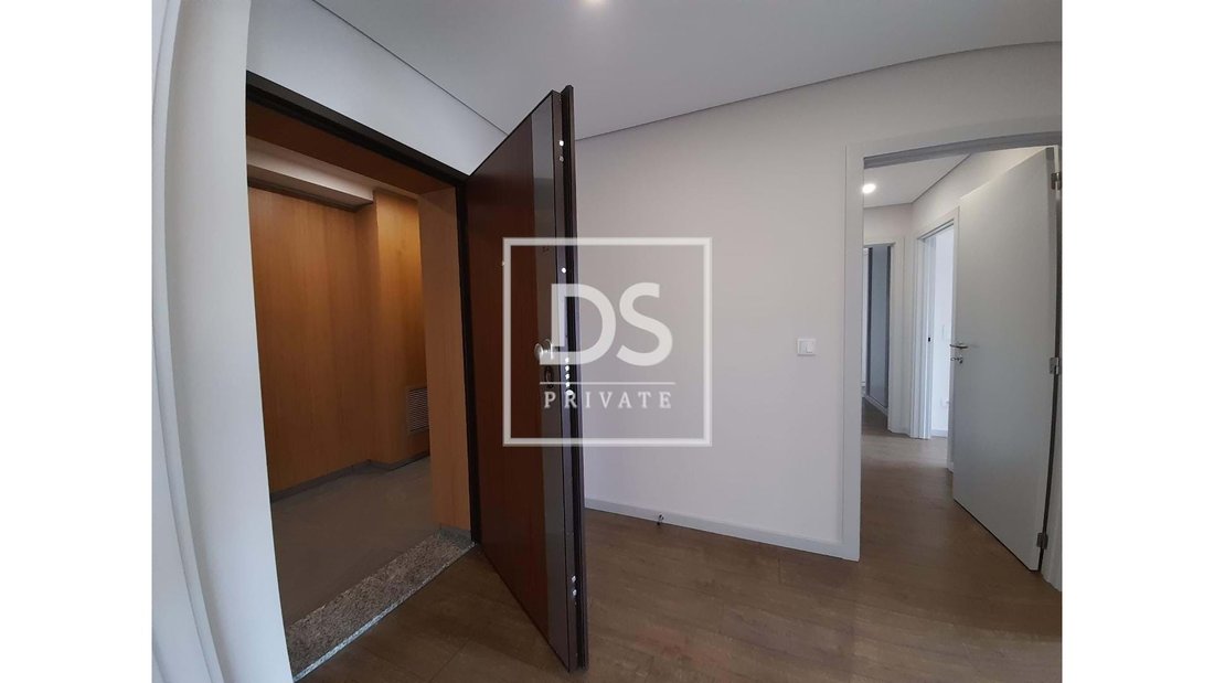 Apartment in Cedofeita, Santo Ildefonso, Se, Miragaia, Sao Nicolau e Vitoria, Porto District, Portugal 5 - 14361668