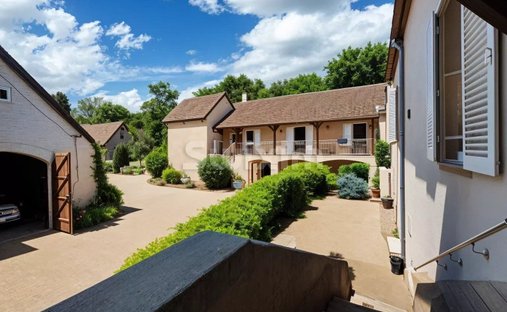 House in Saint-Sernin-du-Plain, Bourgogne – Franche-Comté, France 1