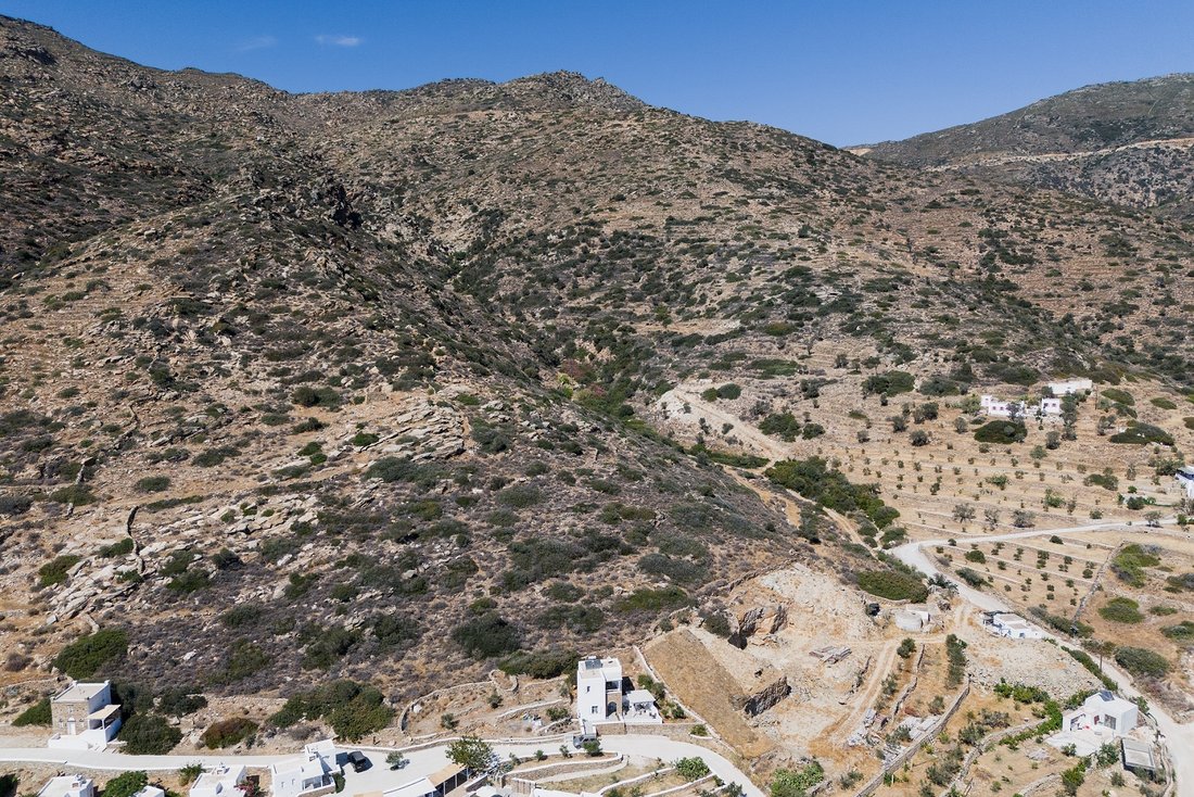 Land in Ios, Aegean, Griechenland 2 - 14364611