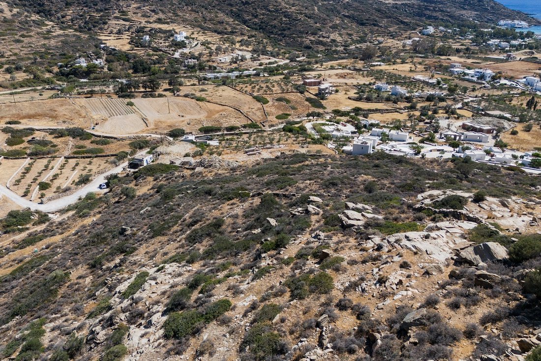 Land in Ios, Aegean, Griechenland 5 - 14364611