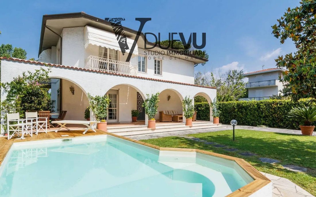 Villa in Caranna-Vaiana, Forte dei Marmi, Tuscany 2 - 12482725