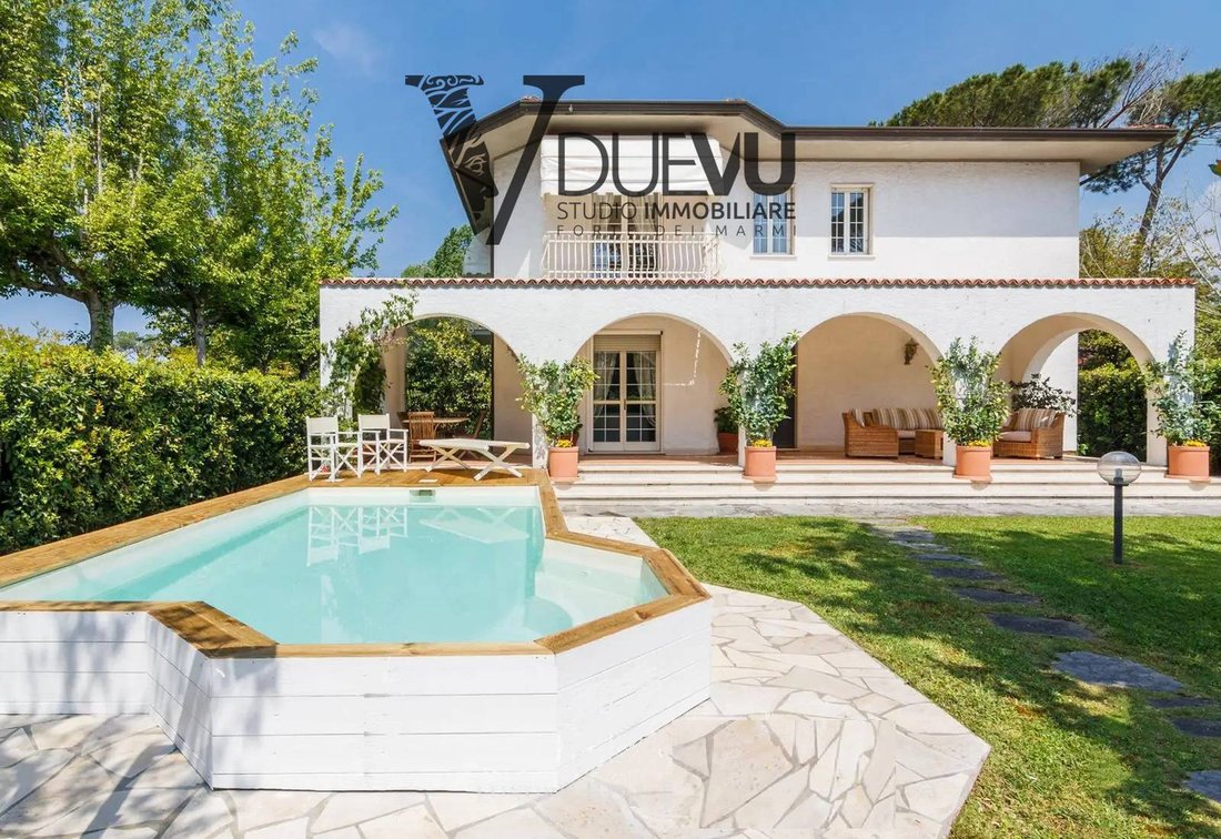 Villa in Caranna-Vaiana, Forte dei Marmi, Tuscany 1 - 12482725