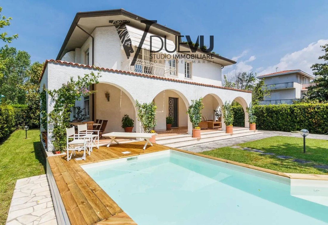 Villa in Caranna-Vaiana, Forte dei Marmi, Tuscany 3 - 12482725