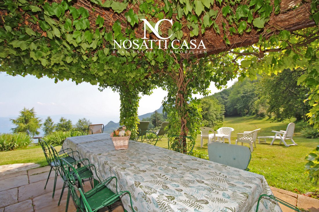 Villa in Gargnano, Lombardy, Italy 1 - 14364720