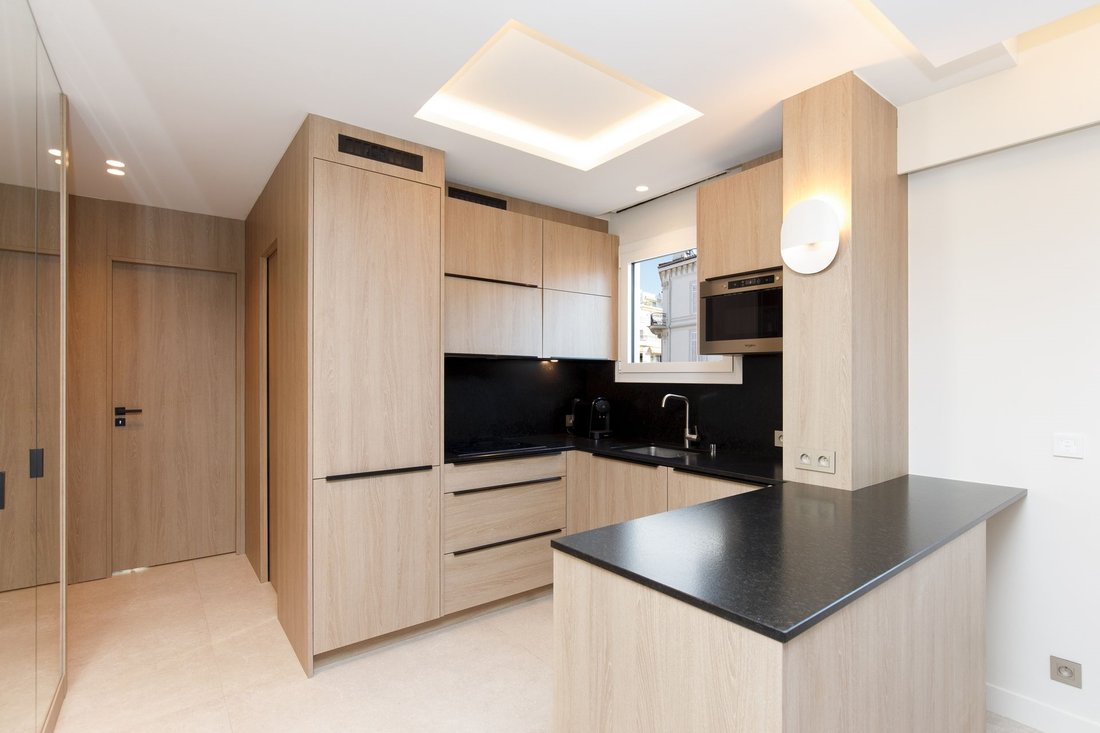 Apartment in Saint Nicolas, Cannes, France 5 - 14369726