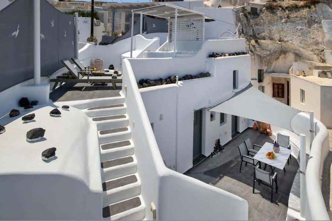 House in Thira, Aegean, Greece 2 - 14370073