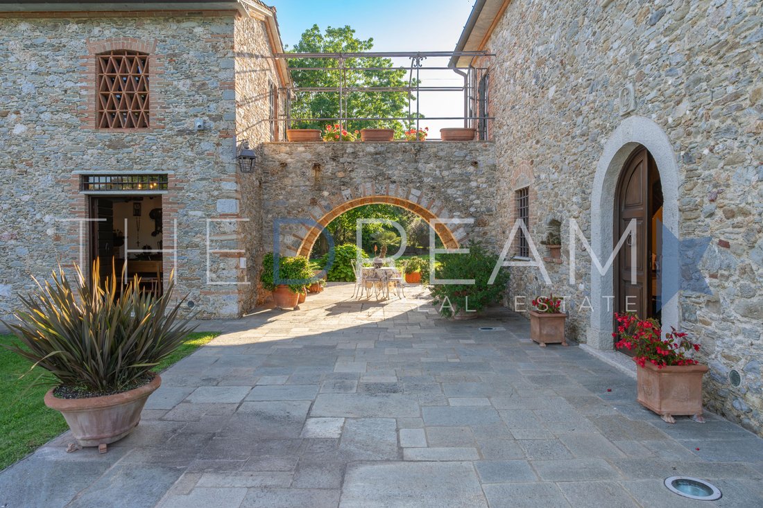 Villa in Pietrasanta, Tuscany, Italy 3 - 14370121