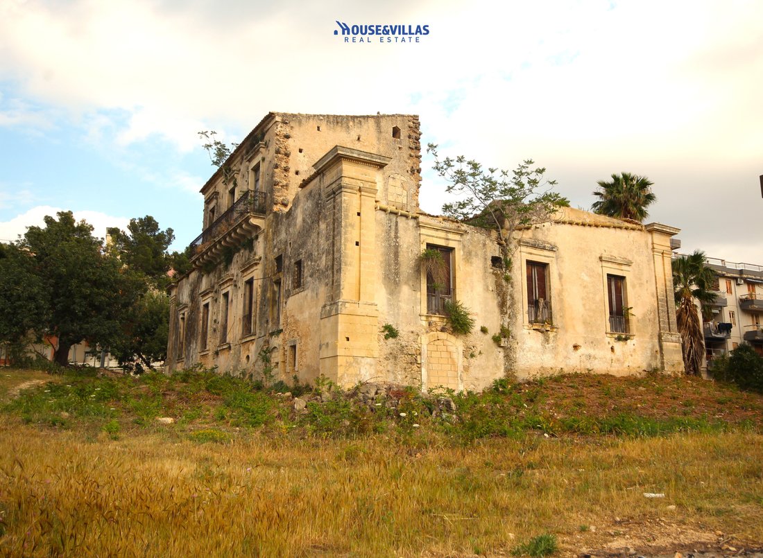 Villa in Center, Noto, Sicily 2 - 14375196