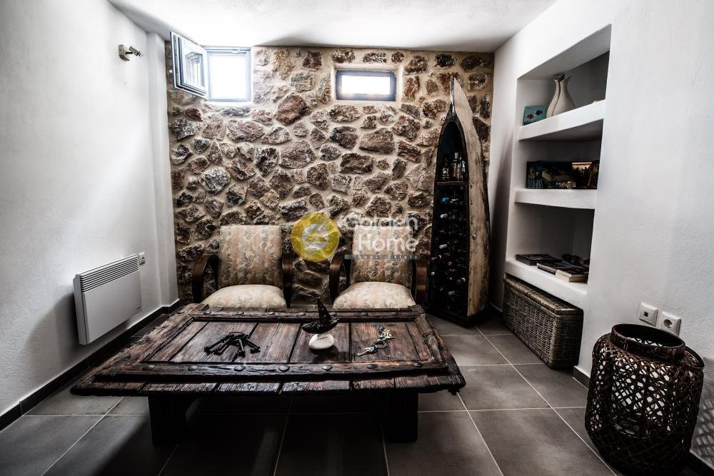 House in Thira, Aegean, Greece 4 - 14370417