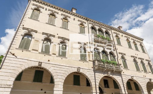 Polcenigo, Friuli-Venezia Giulia, Italia 1