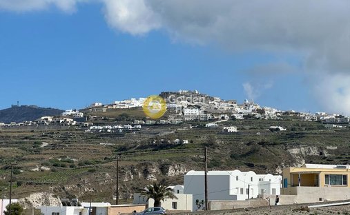 House in Thira, Aegean, Greece 1