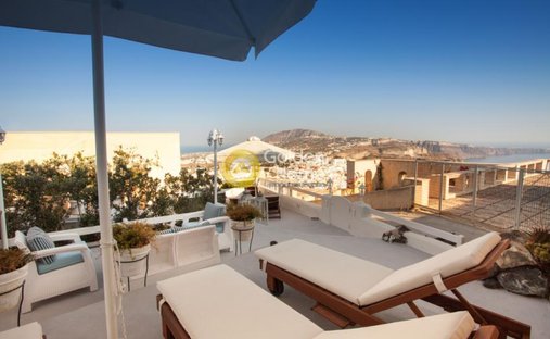 Estate in Thira, Aegean, Greece 1