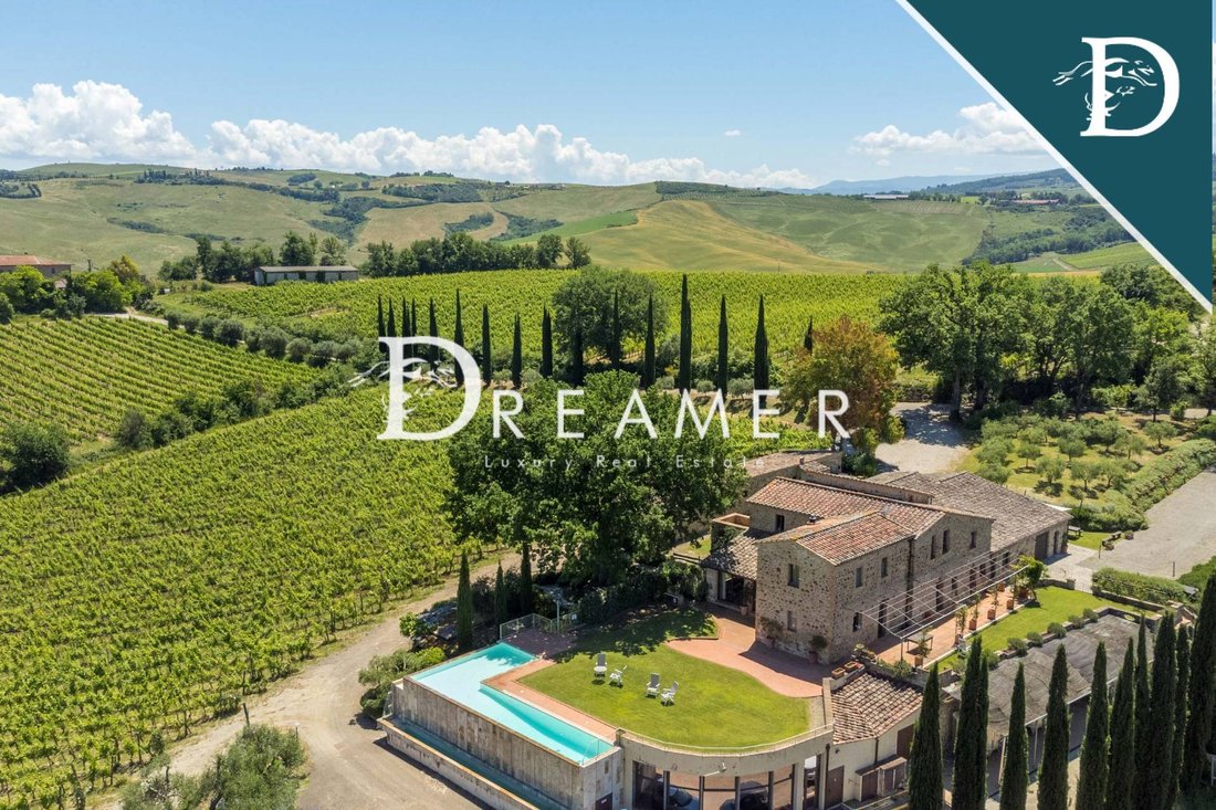 Villa in Castiglione d'Orcia, Tuscany, Italy 1 - 14374290