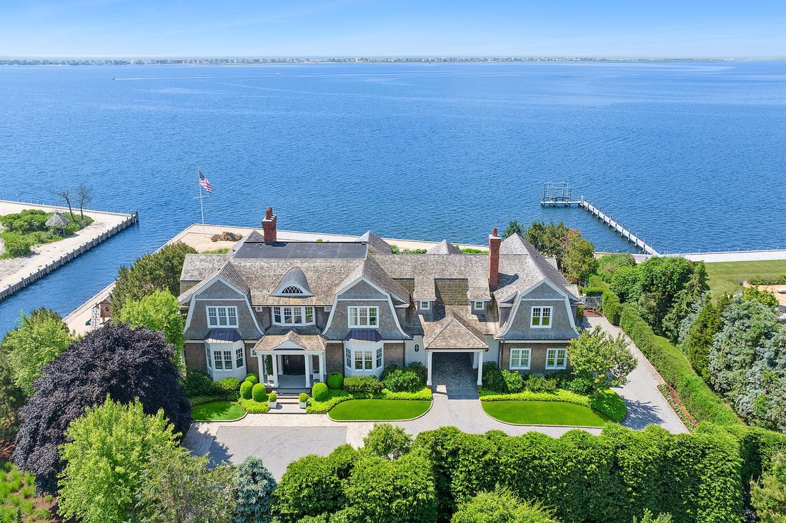 House Remsenburg In Remsenburg Speonk, New York, United States For Sale