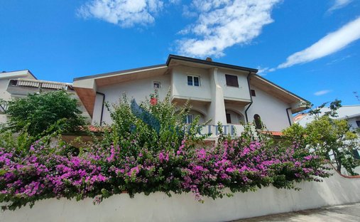 Villa in Tortoreto, Abruzzo, Italy 1