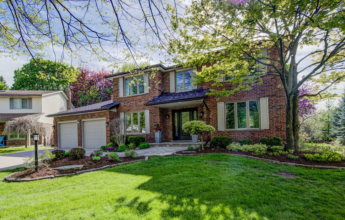 Coveted Upper Beechwood Area 460 Drake Circle In Waterloo, Ontario
