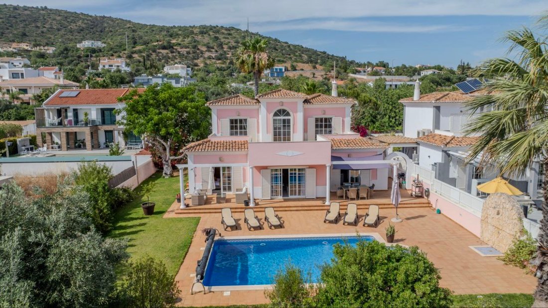 Villa in Loule (Sao Clemente), Algarve, Portugal 1 - 14380688