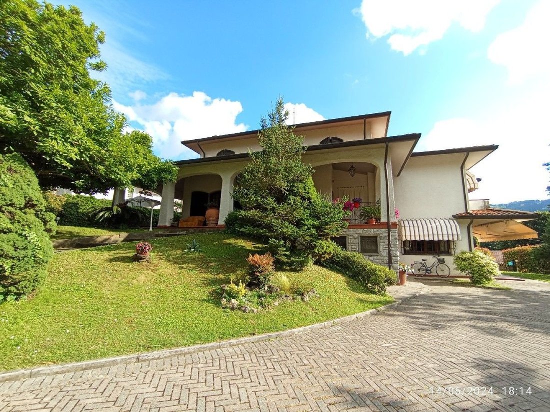 Villa in Camaiore, Tuscany, Italy 1 - 14107566