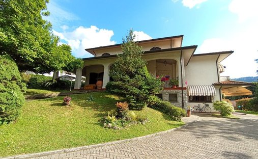 Villa à Camaiore, Toscane, Italie 1