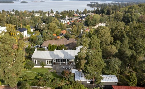 Picture of Luxury homes with garden for sale in Sticklinge, Stockholm County ...