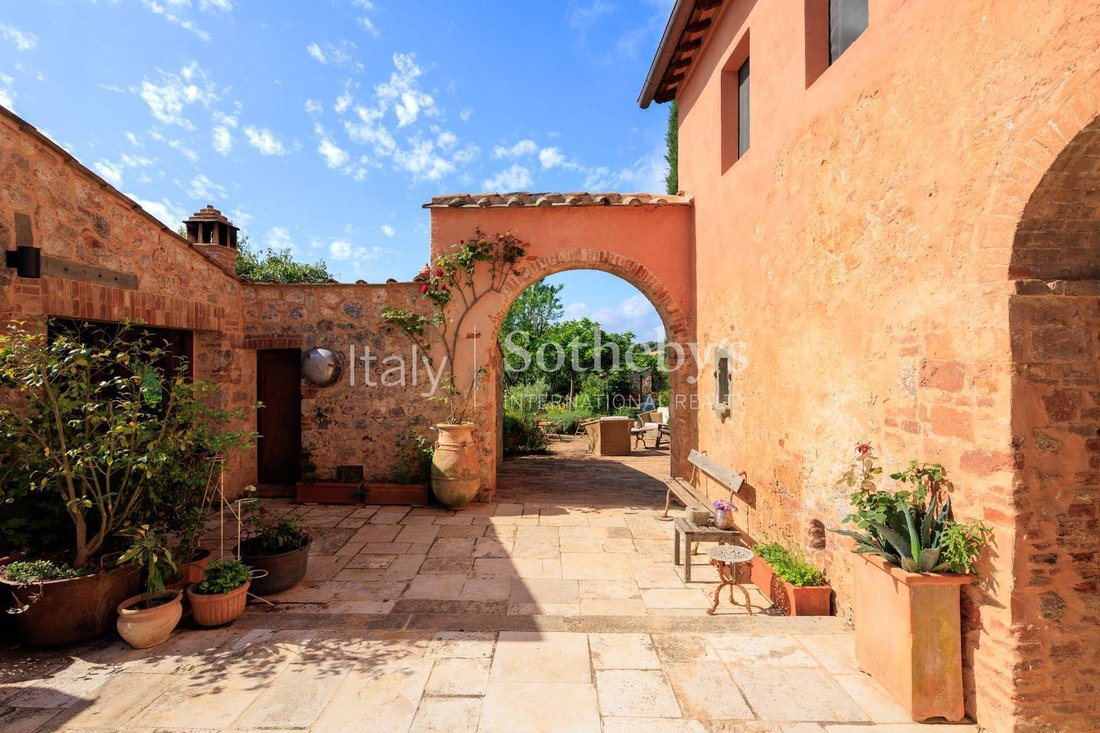 House in Monteriggioni, Tuscany, Italy 2 - 13749022