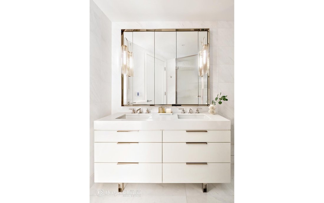 Condo New York In New York, New York, United States For Sale (14377377)