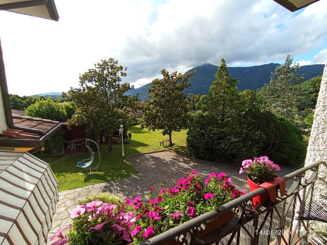 Villa in Camaiore, Tuscany, Italy 2 - 14107566