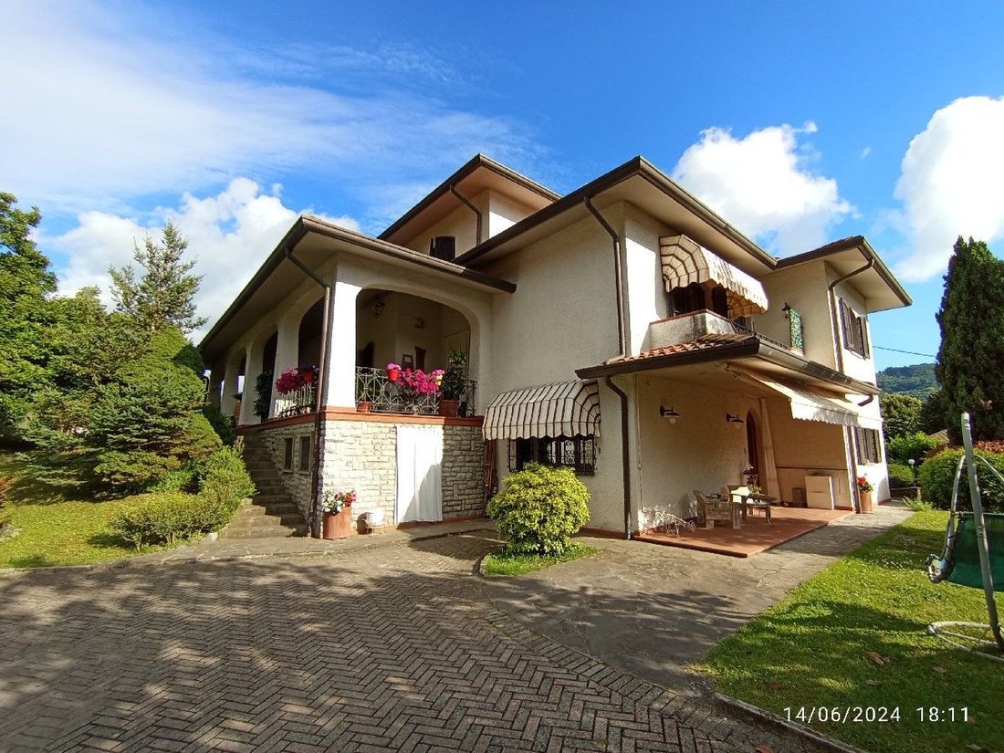 Villa in Camaiore, Tuscany, Italy 4 - 14107566
