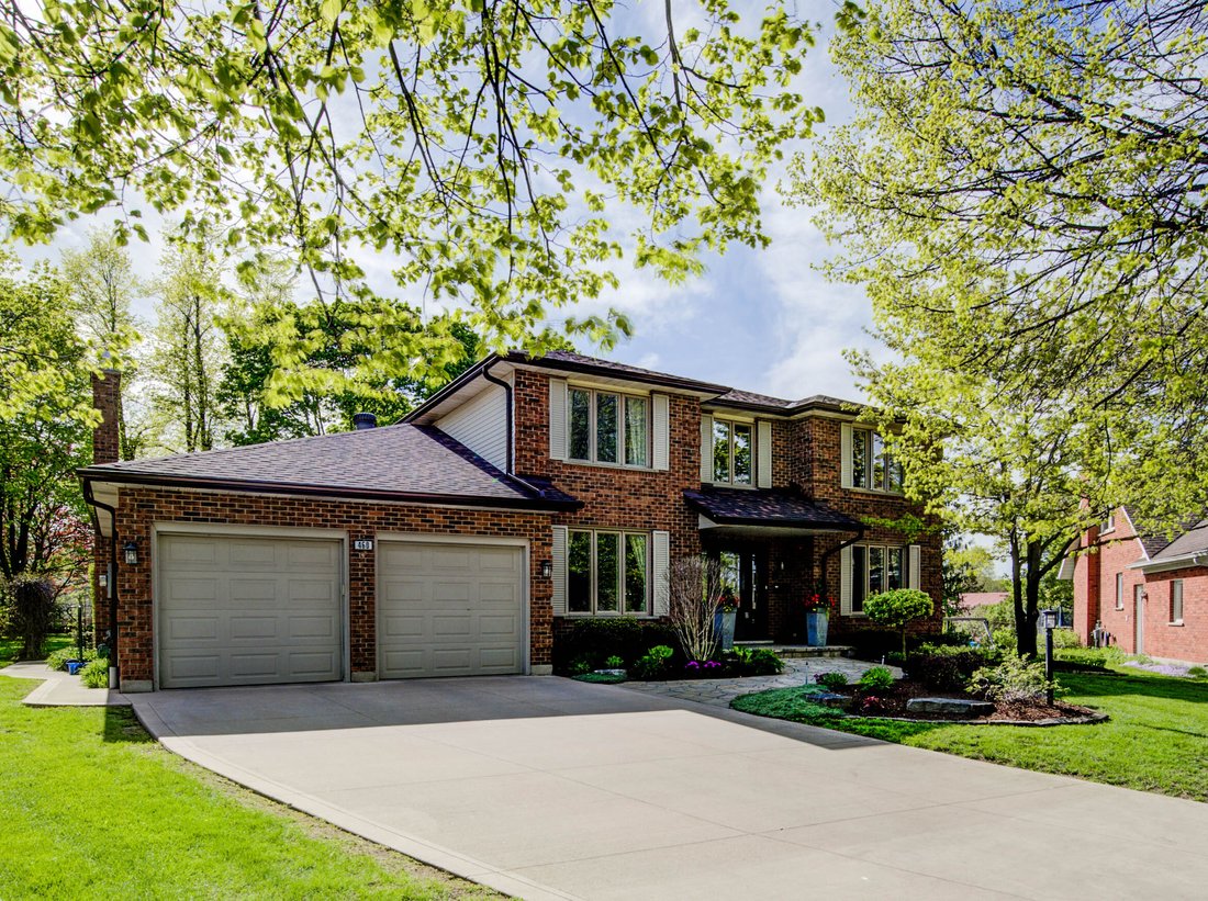 Coveted Upper Beechwood Area 460 Drake Circle In Waterloo, Ontario