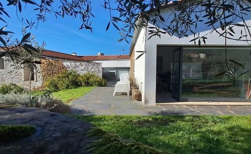 Townhouse in Sobrado e Bairros, Aveiro District, Portugal 1