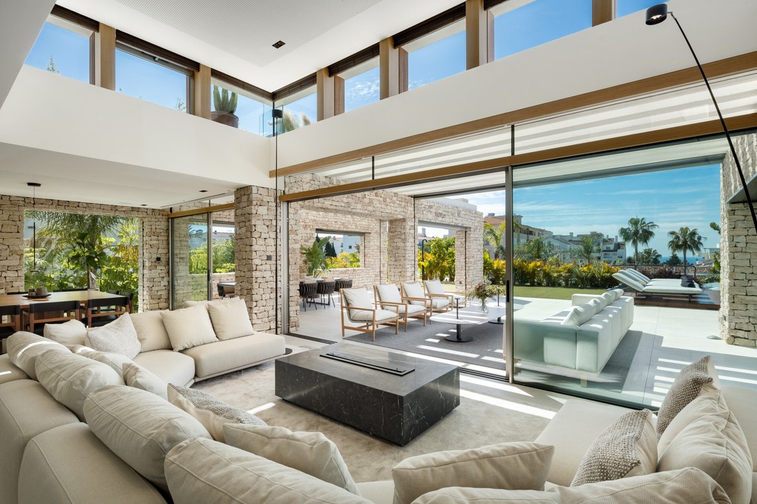 Villa in Marbella, Andalusia, Spain 2 - 14381250