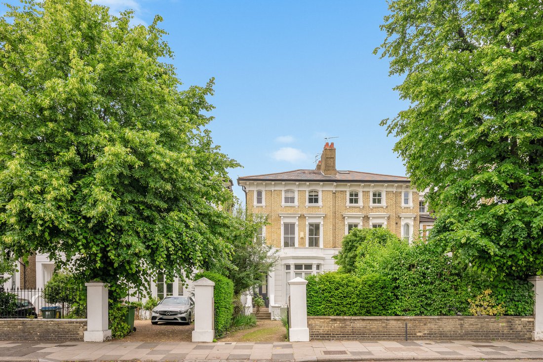 House in Castelnau, Richmond Upon Thames, England 2 - 14378109