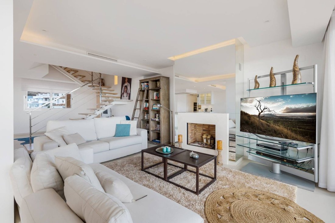 Apartment in Puerto Banus, Marbella, Spain 3 - 14386224