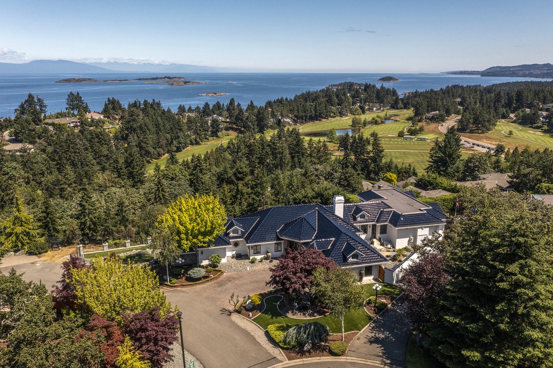 House in Nanoose Bay, British Columbia, Canada 1 - 14385162