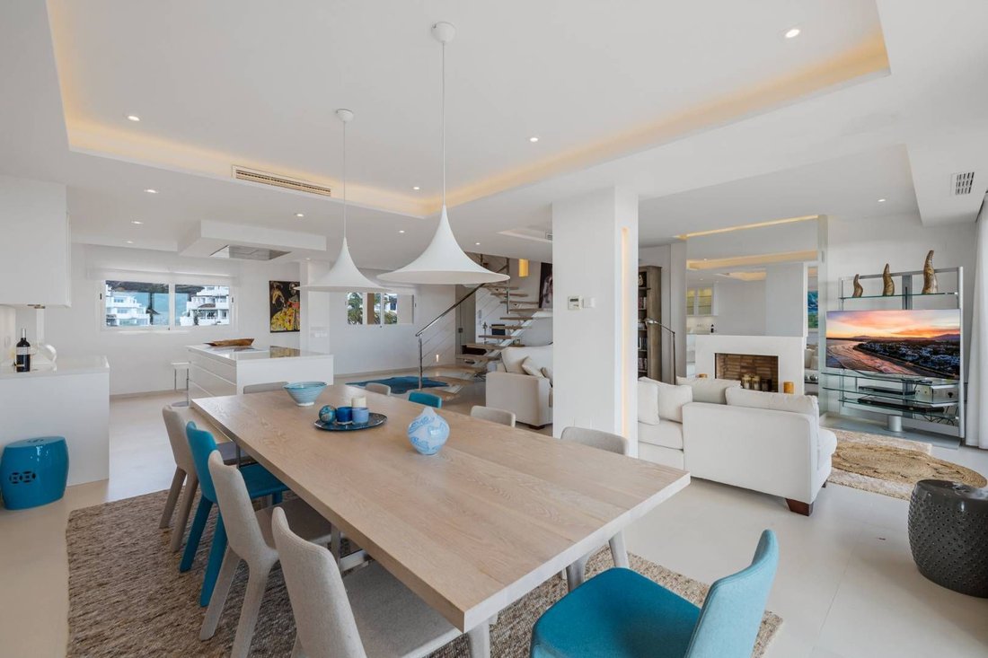 Apartment in Puerto Banus, Marbella, Spain 5 - 14386224