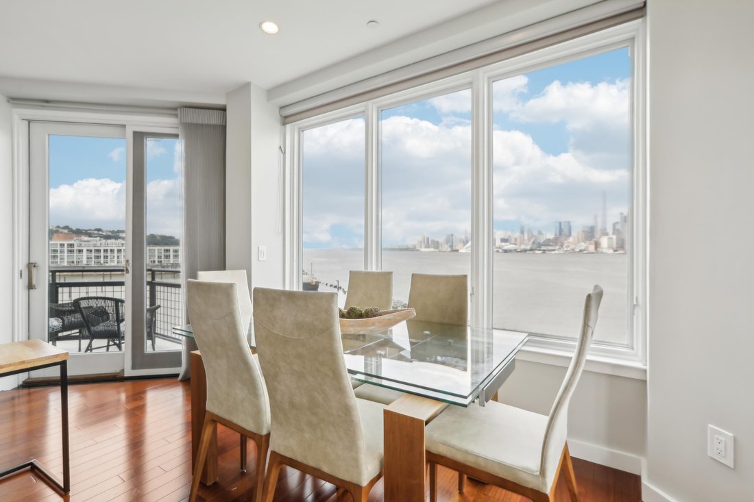 600 Harbor Boulevard 981 In Weehawken, New Jersey, United States For Sale (14386308)