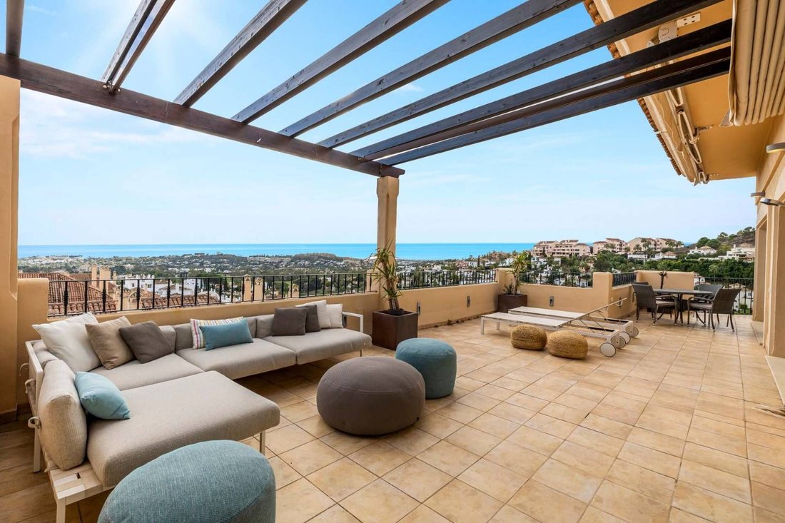 Apartment in Puerto Banus, Marbella, Spain 1 - 14386224