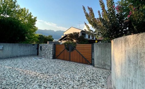 Villa à Aviano, Frioul-Vénétie julienne, Italie 1