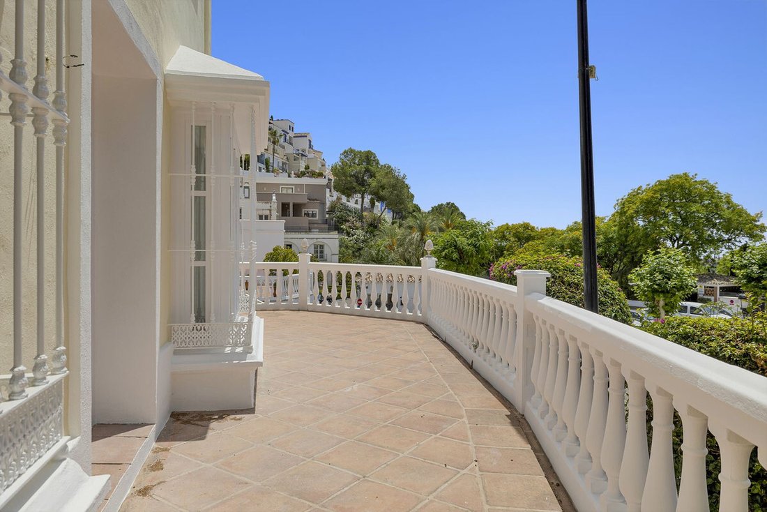 House in Benahavis, Andalusia, Spain 2 - 14385534