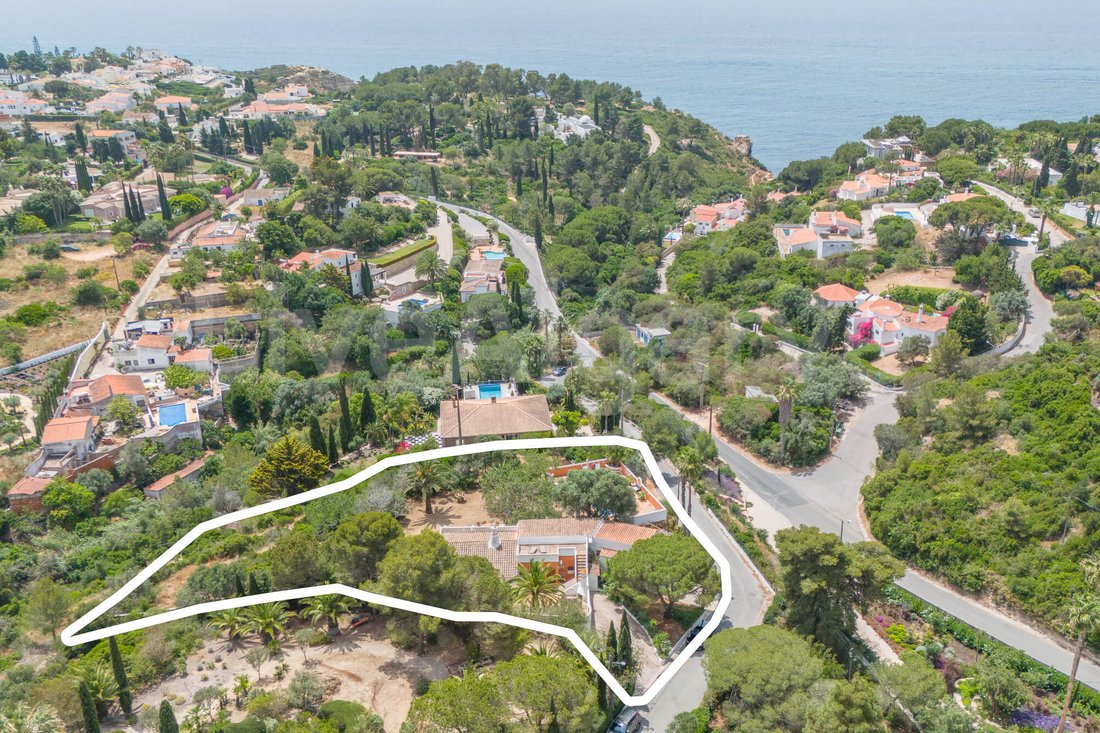 Villa in Carvoeiro, Algarve, Portugal 1 - 14386898