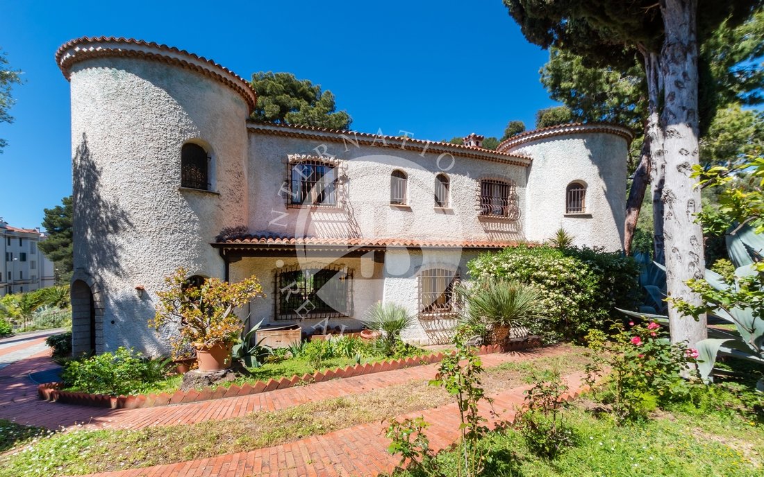 Villa in Bordighera, Liguria, Italy 5 - 14386836