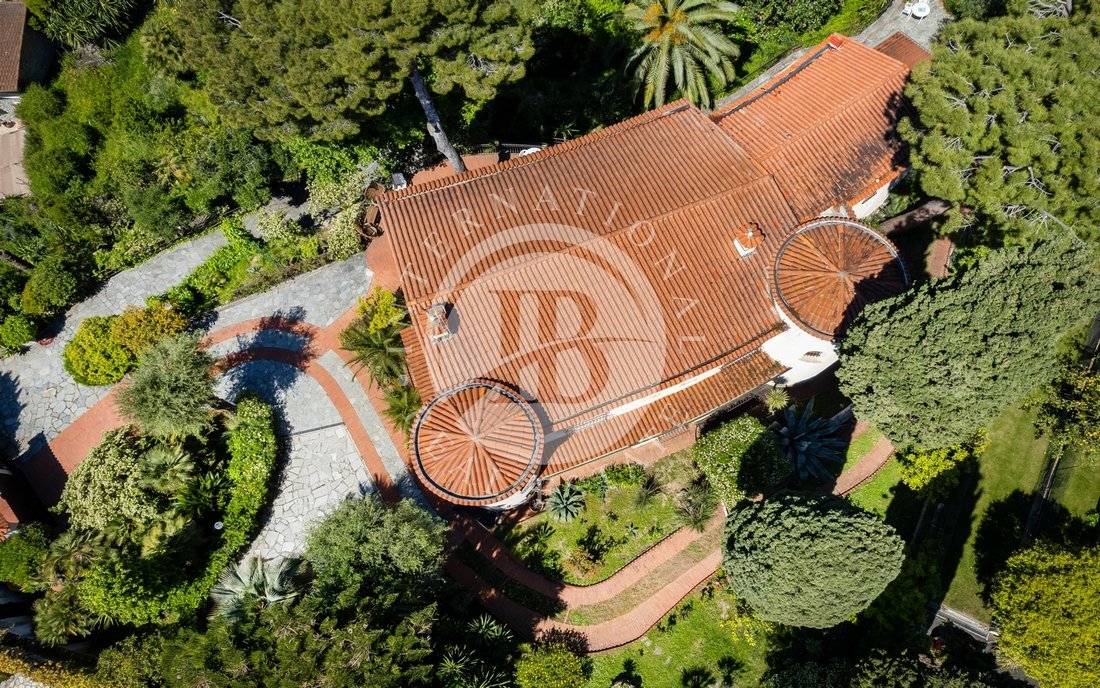 Villa in Bordighera, Liguria, Italy 3 - 14386836